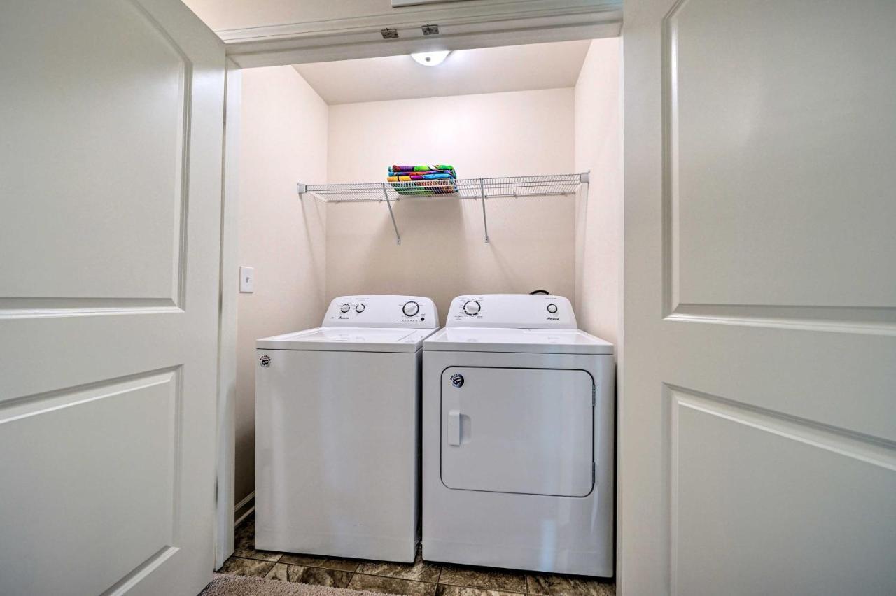 Modern Coastal Condo With Patio 1 Mi To Beaches! Carolina Beach Extérieur photo