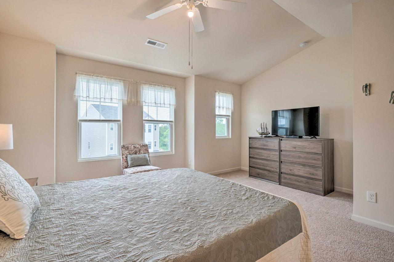Modern Coastal Condo With Patio 1 Mi To Beaches! Carolina Beach Extérieur photo