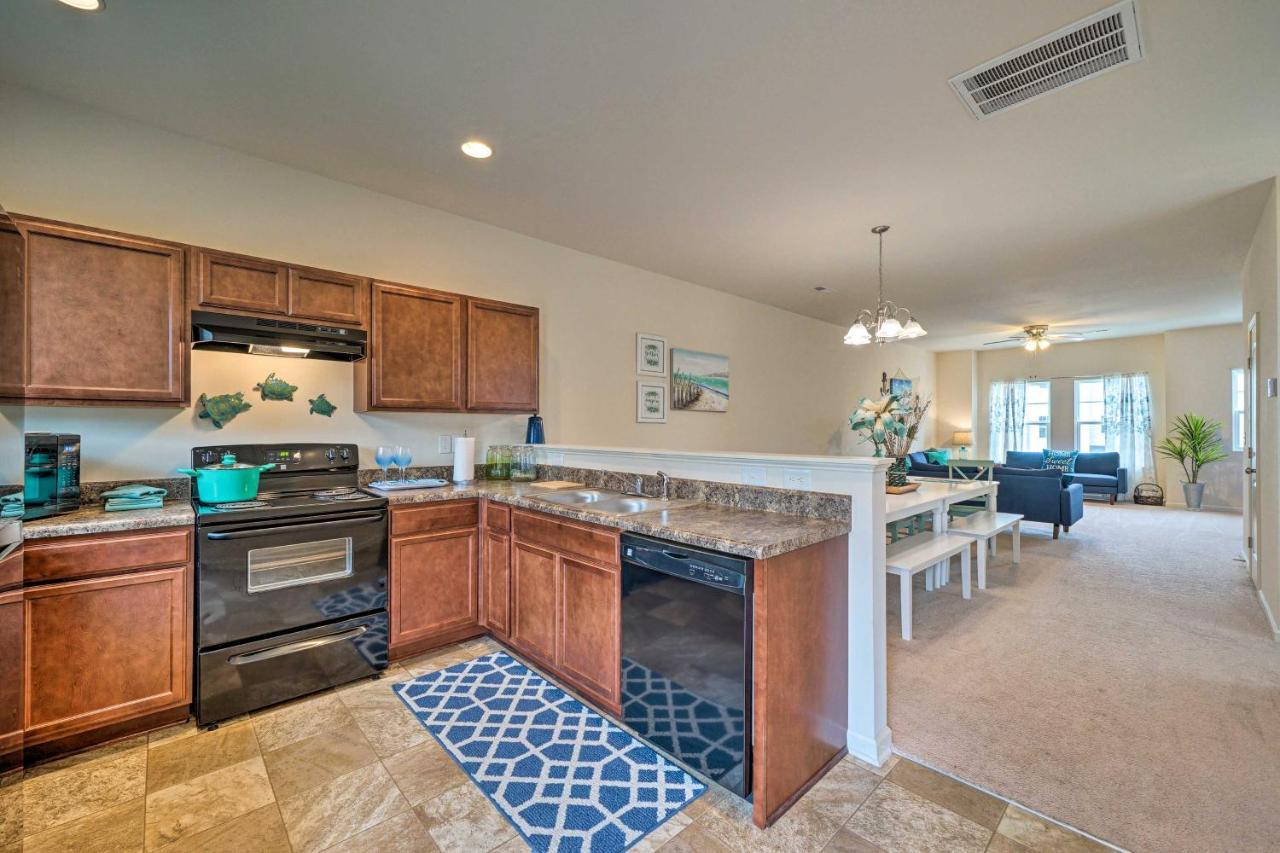 Modern Coastal Condo With Patio 1 Mi To Beaches! Carolina Beach Extérieur photo