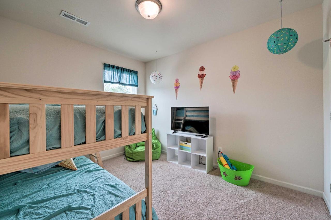 Modern Coastal Condo With Patio 1 Mi To Beaches! Carolina Beach Extérieur photo