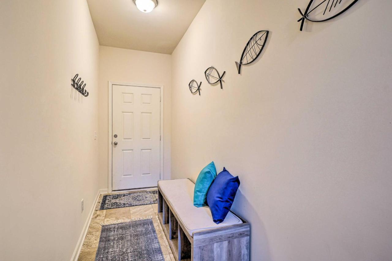 Modern Coastal Condo With Patio 1 Mi To Beaches! Carolina Beach Extérieur photo